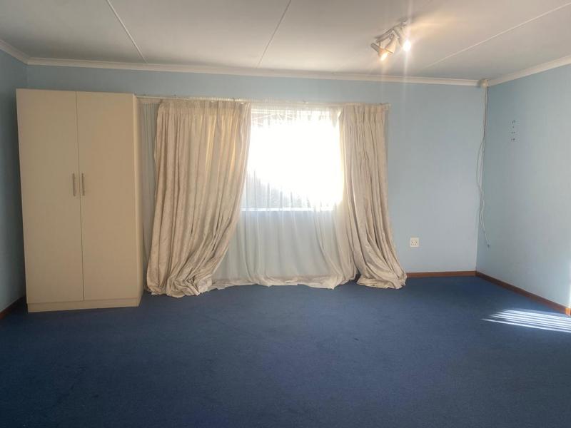 To Let 1 Bedroom Property for Rent in Queenstown Eastern Cape